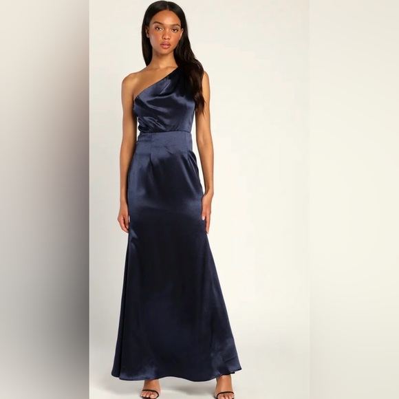 Lulu’s On the Guest List Navy Blue Satin One-Shoulder Maxi Gown B1 - Picture 4 of 14